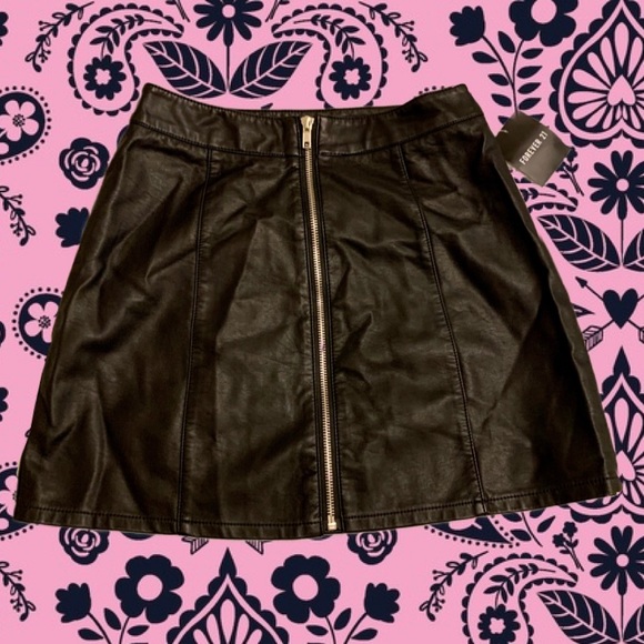 Forever 21 Dresses & Skirts - Faux Leather Mini Skirt S: small NWT